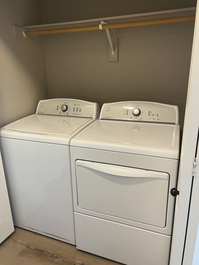 Vancouver Apartment: 608 NE 86th St