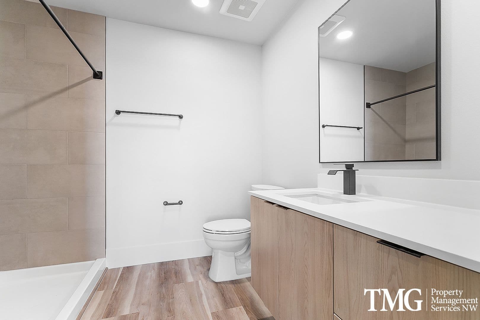 Kennewick Apartment: 4112 W 24th Ave