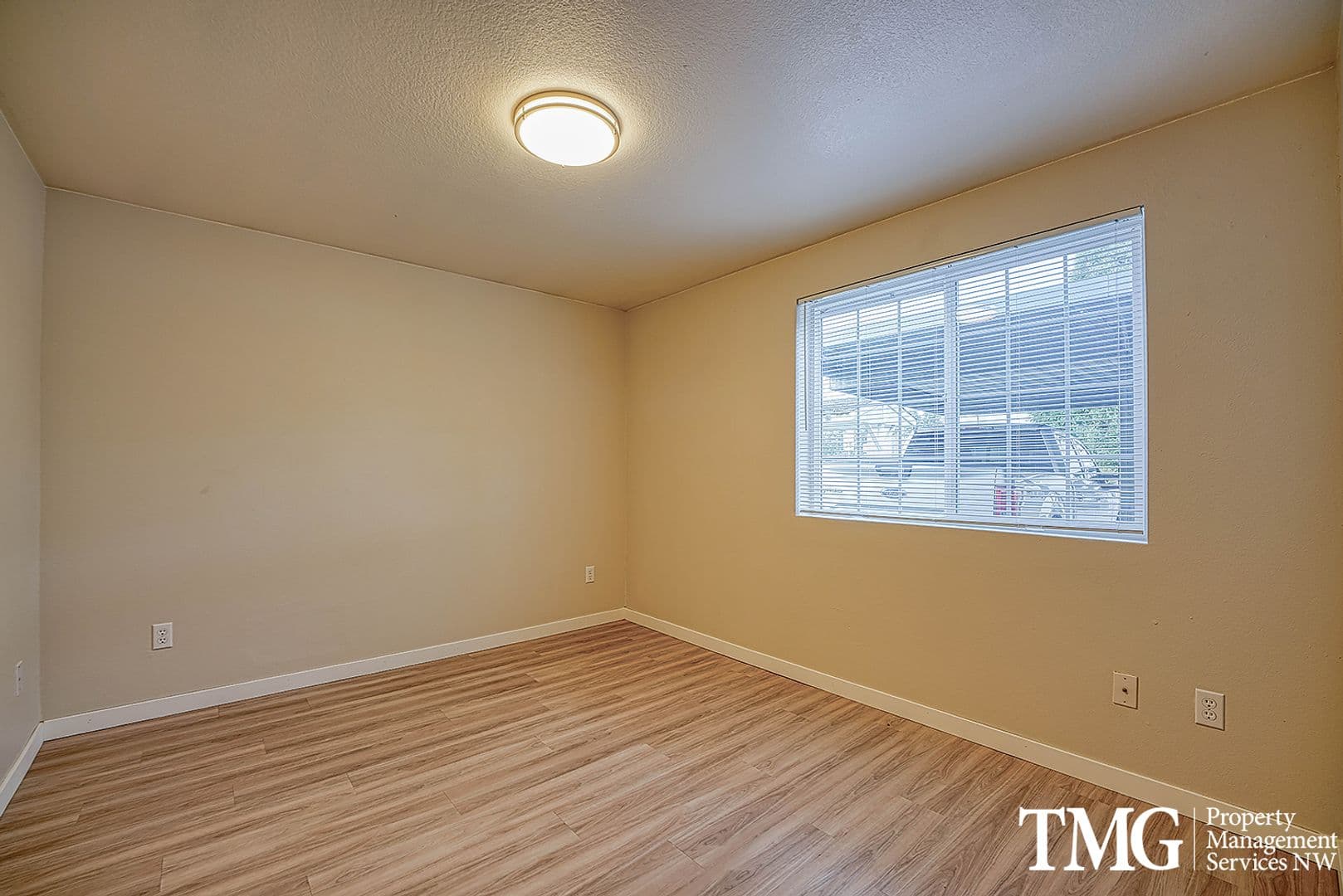 Vancouver Apartment: 13708 NE 18th St