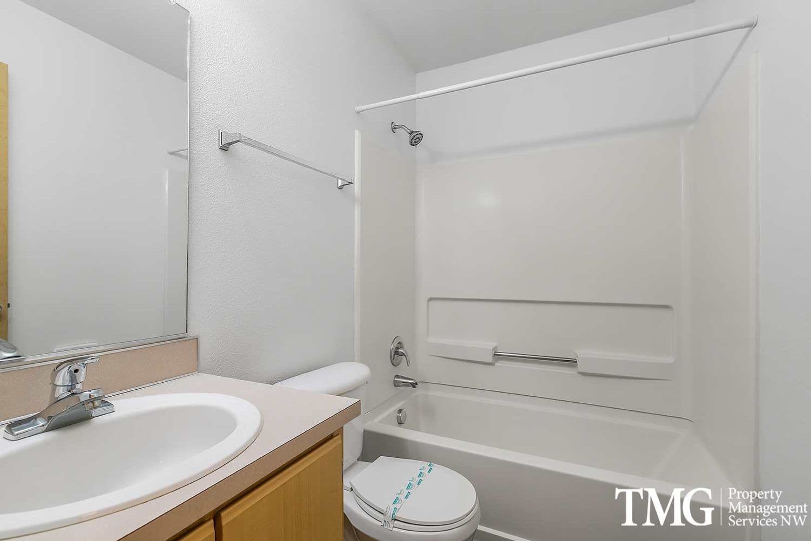 Vancouver Apartment: 13608 NE 72nd St