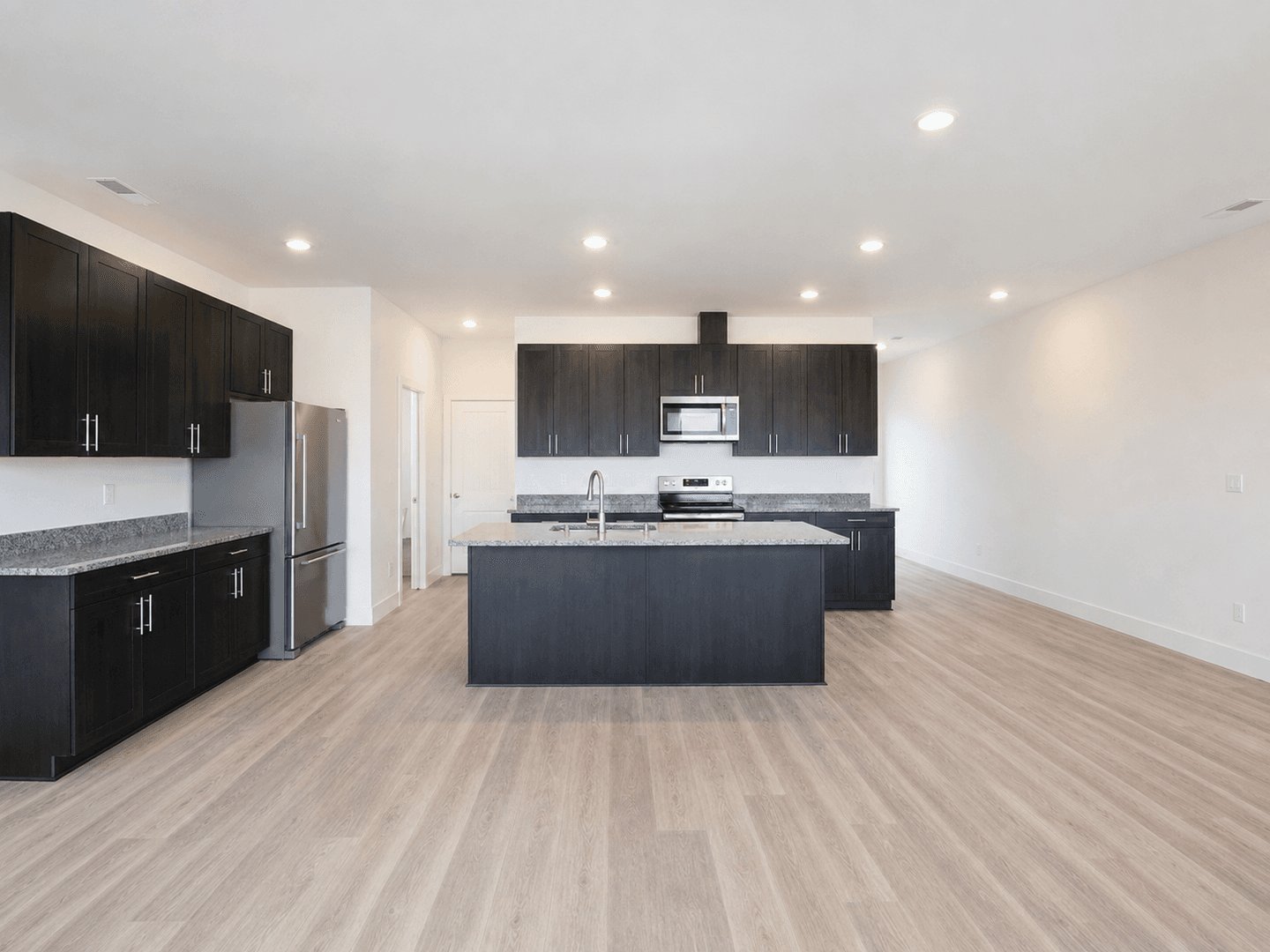 Kennewick Townhome: 5881 W 40th Court