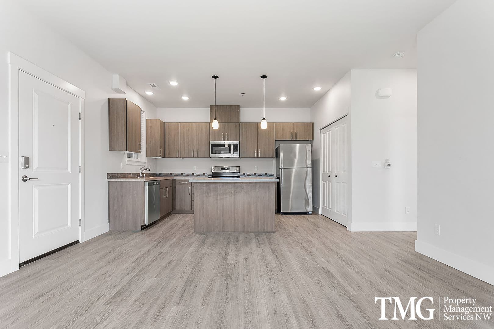 Kennewick Apartment: 7942 W 10th Ave