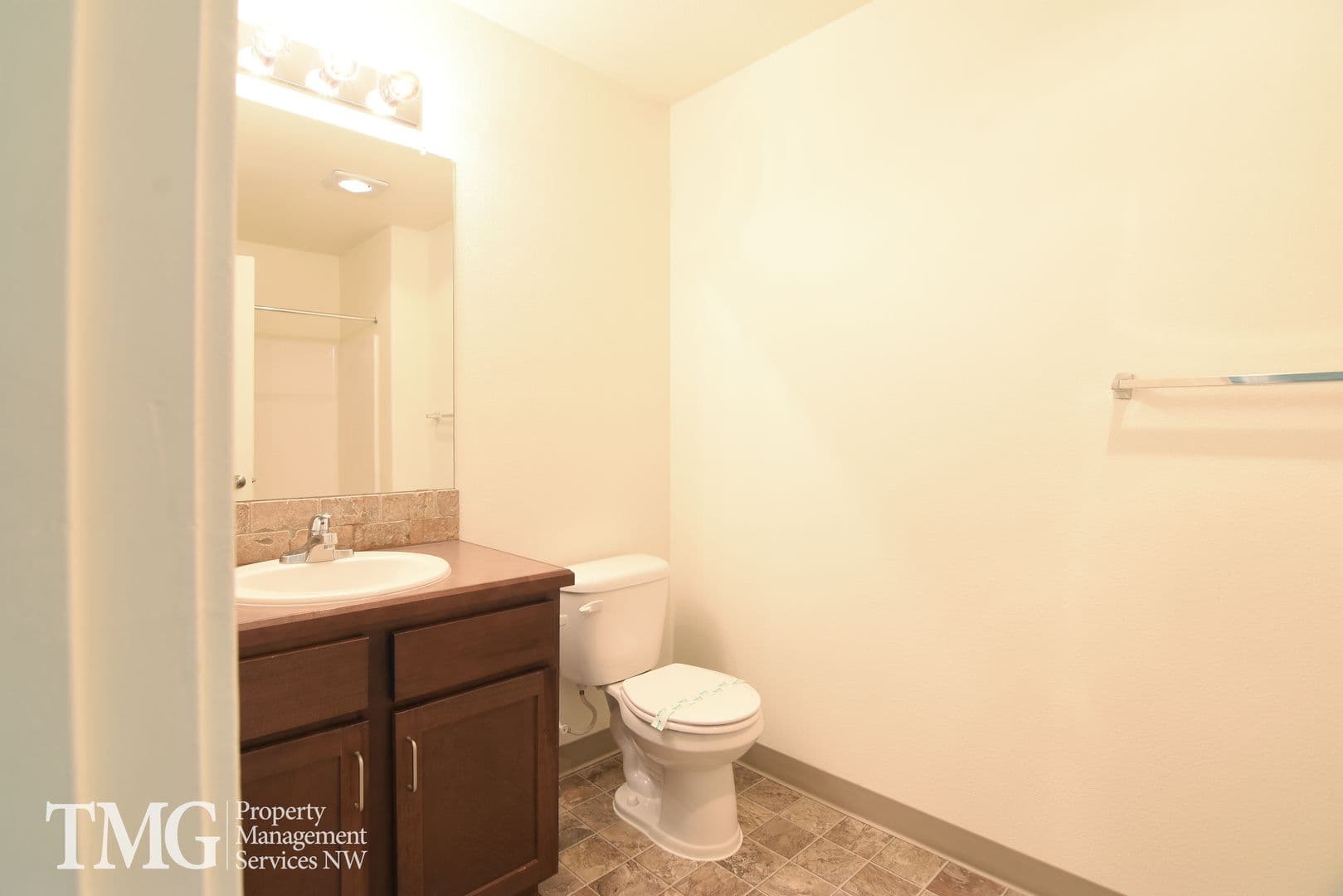 Battle Ground Apartment: 1017 SE 12th Ave