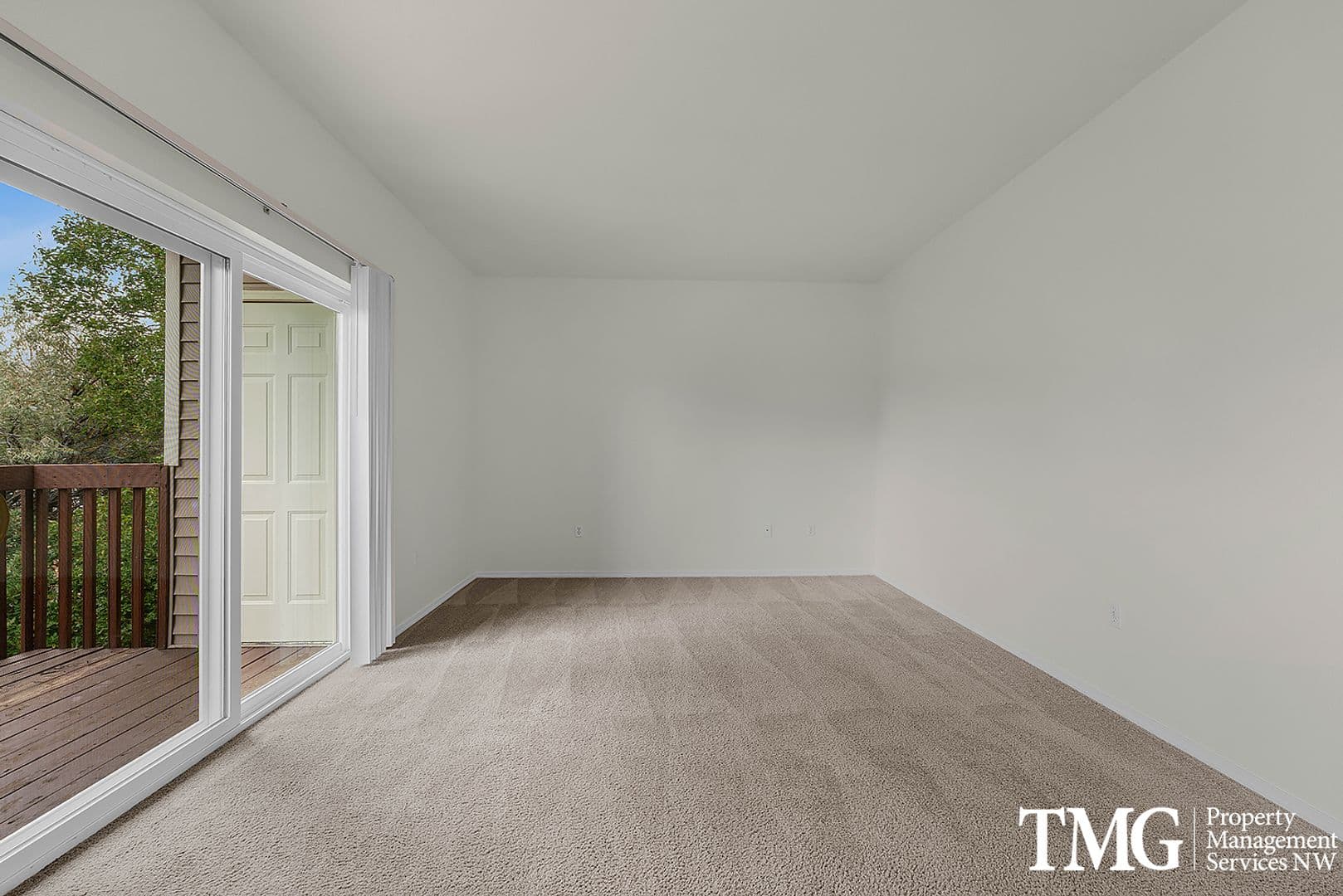 Richland Apartment: 900 Aaron Dr