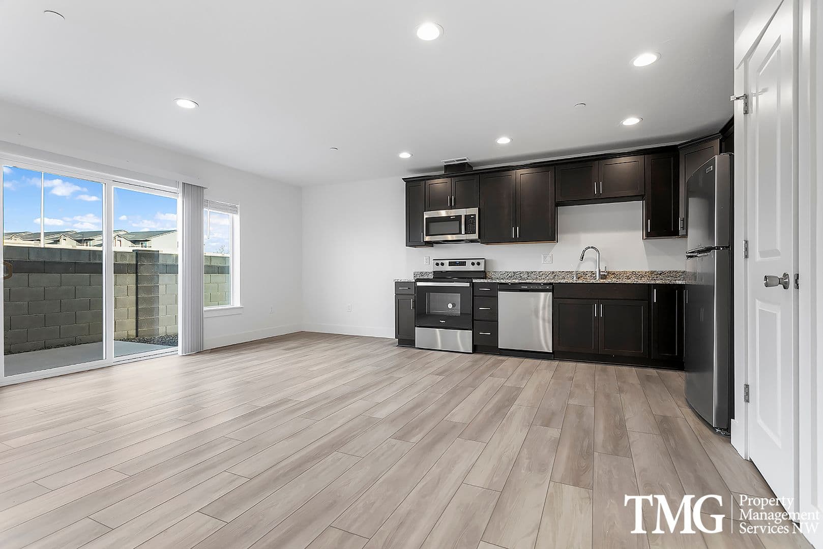 West Richland Townhome: 977 Creer Way - A-103