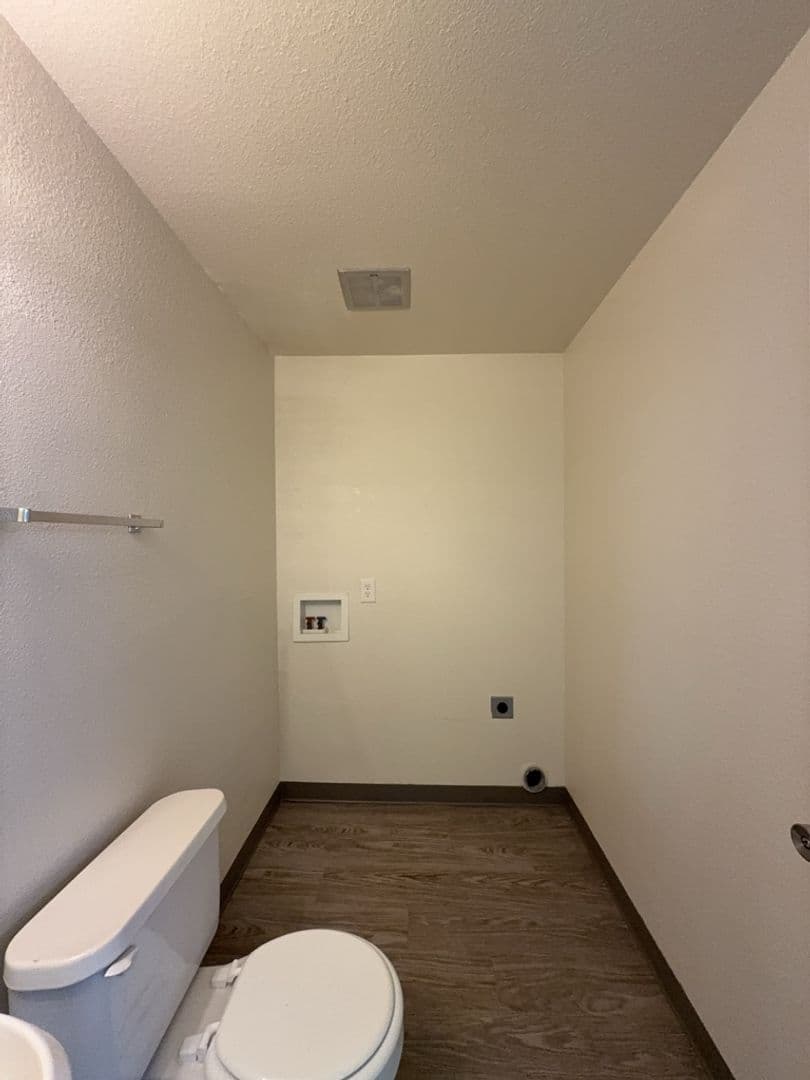 Kennewick Townhome: 4421 W Hood Ave