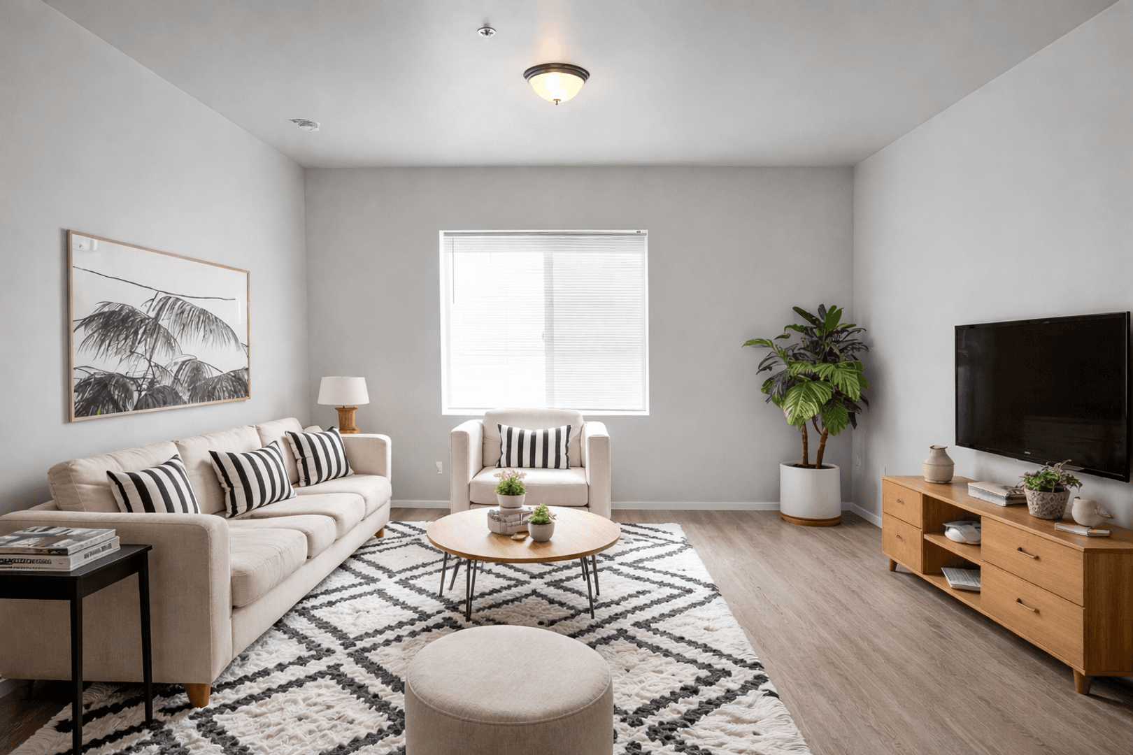 Kennewick Apartment: 3887 W 7th Ave