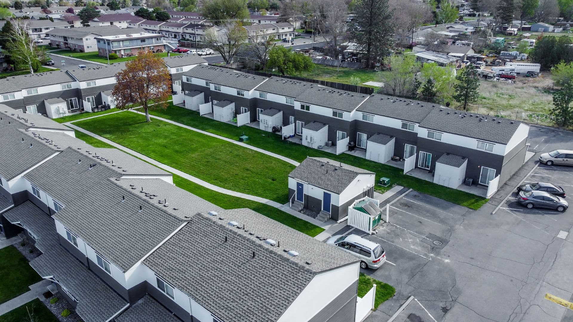 Kennewick Townhome: 4421 W Hood Ave