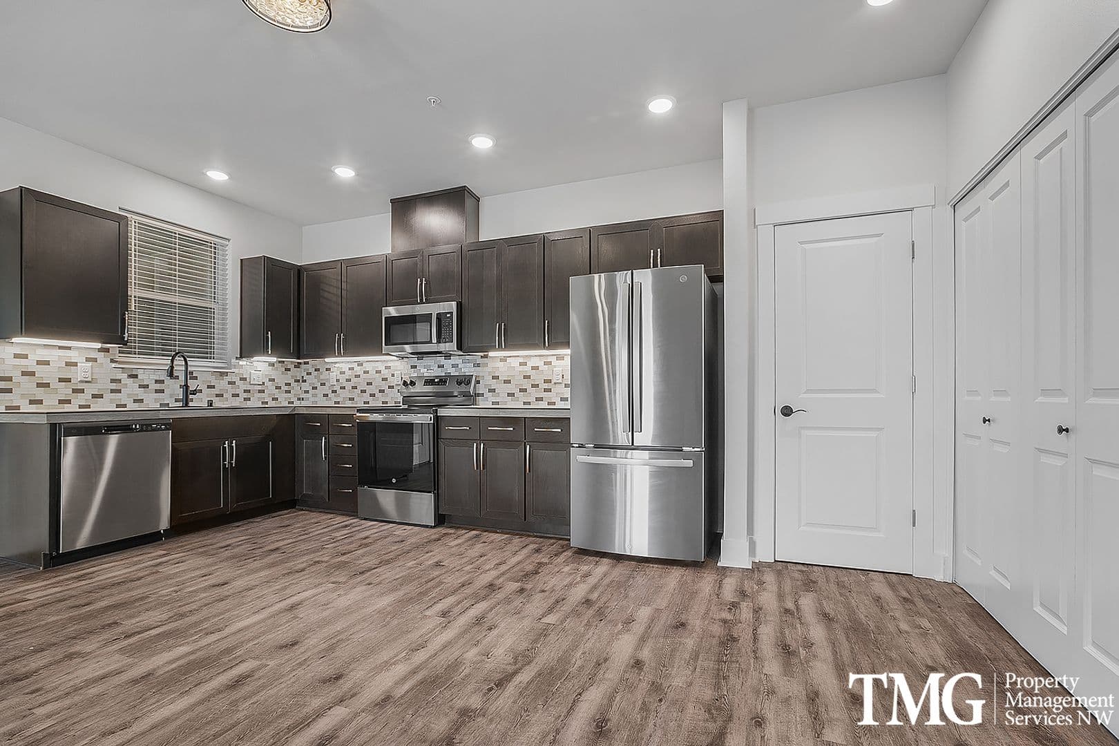 Kennewick Apartment: 7942 W 10th Ave