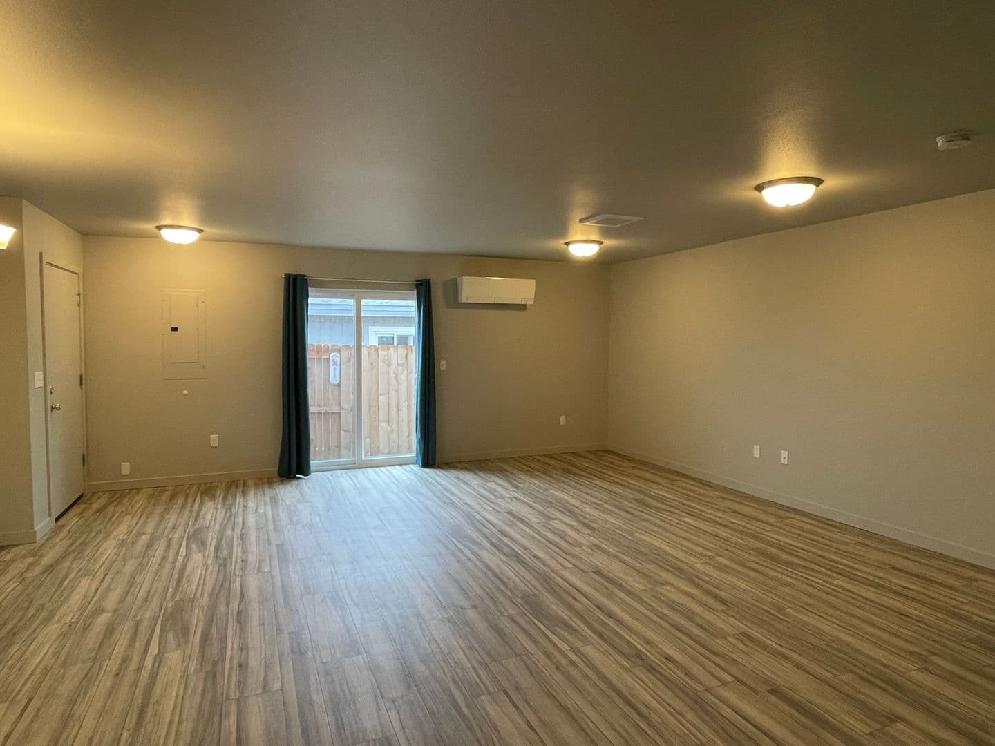 Pasco Townhome: 2507 E Helena Street