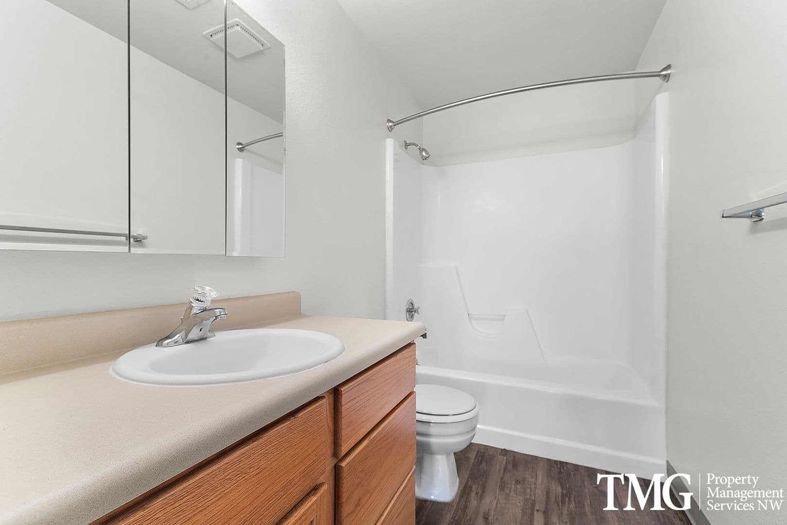 Kennewick Apartment: 440 N Volland
