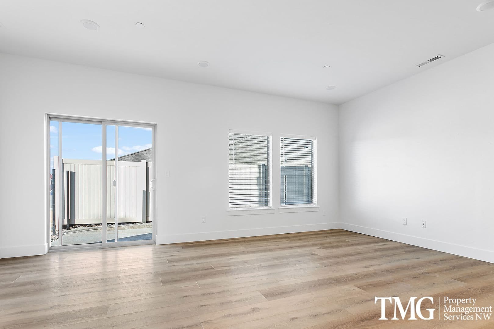 Pasco Townhome: 5801 Road 92