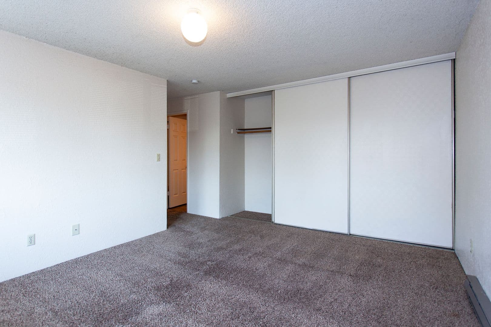 Kennewick Apartment: 5100 W Clearwater Ave
