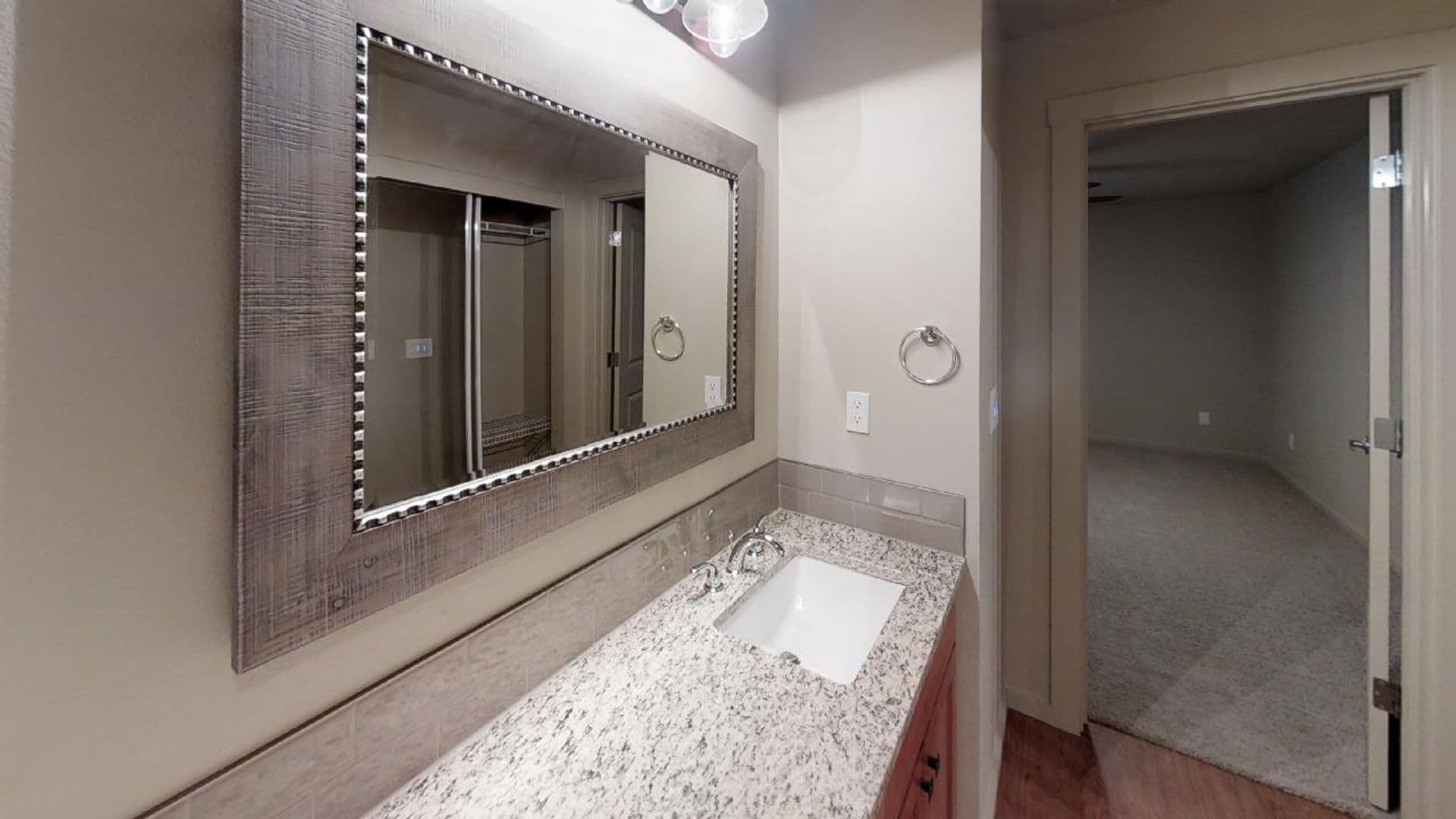 Vancouver Apartment: OLP 5264 NE 121st Avenue