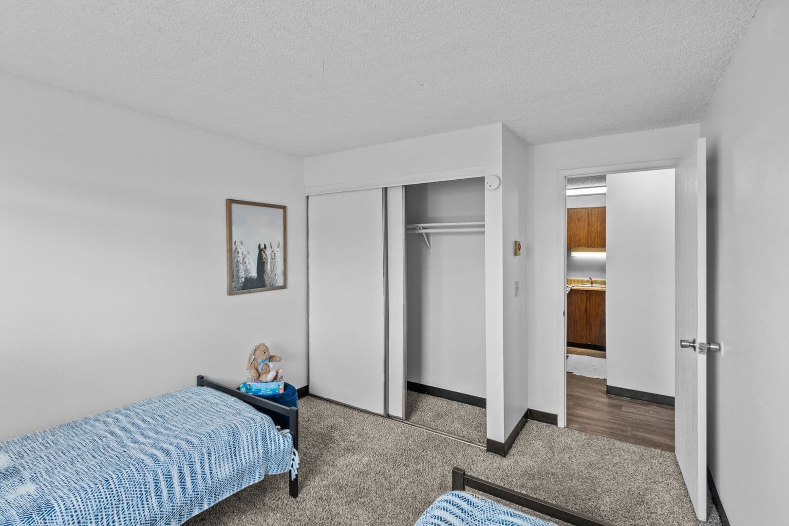 Kennewick Apartment: 445 N Volland St