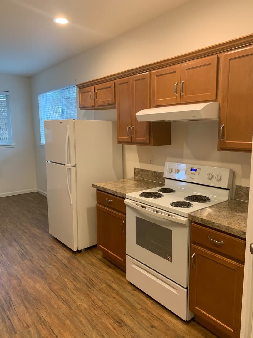 Vancouver Apartment: 3301 & 3305 Lincoln Avenue
