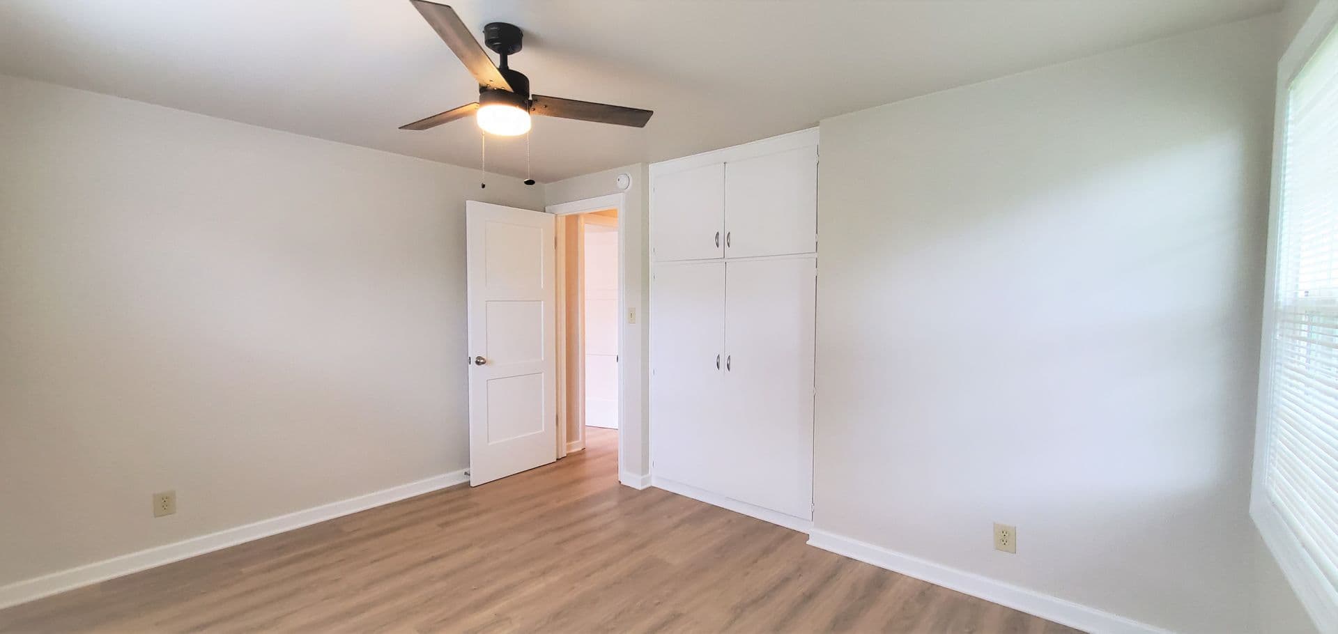 Vancouver Apartment: 1905-1915 Daniels St