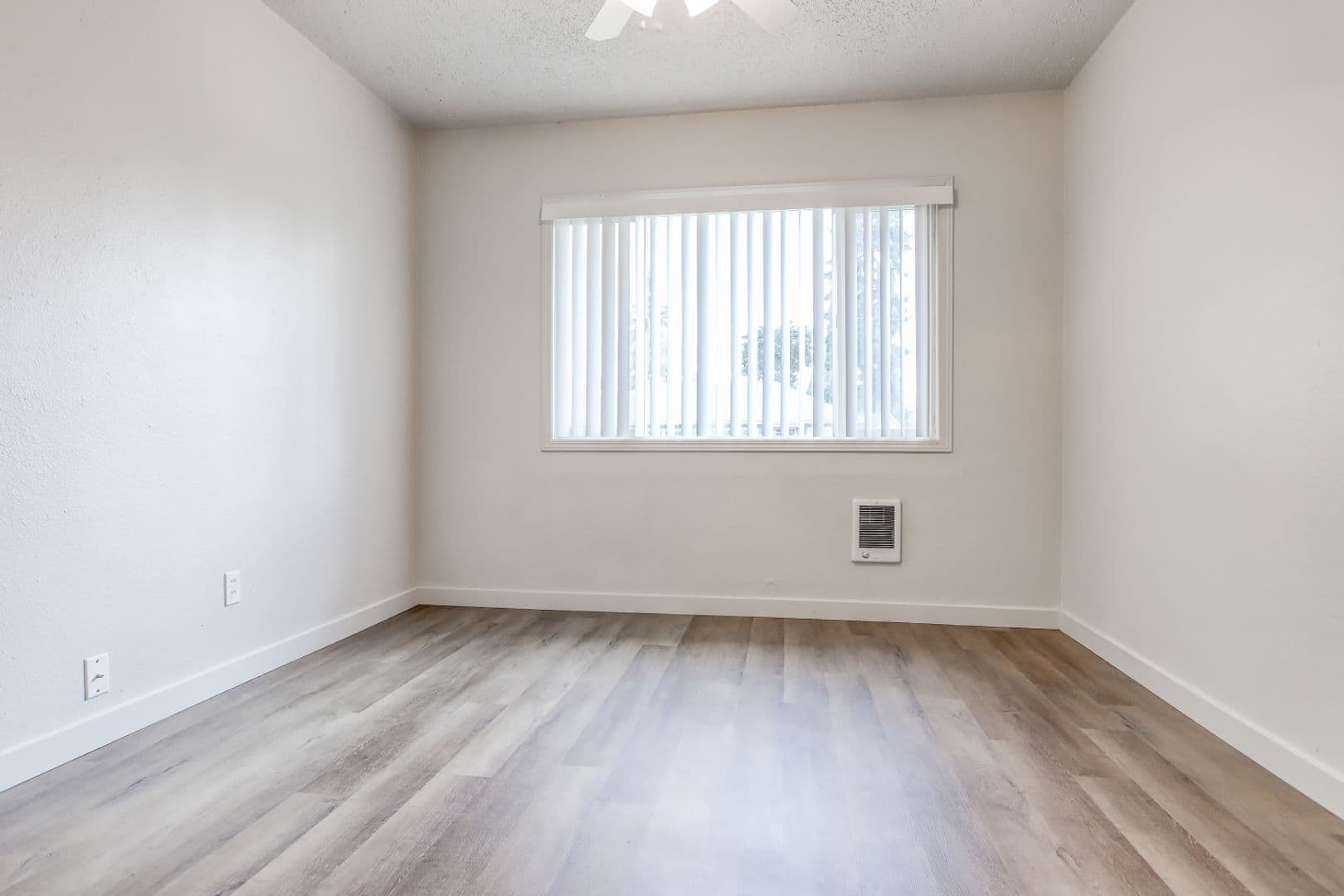 Vancouver Apartment: 3504 & 3506 Yeoman Avenue