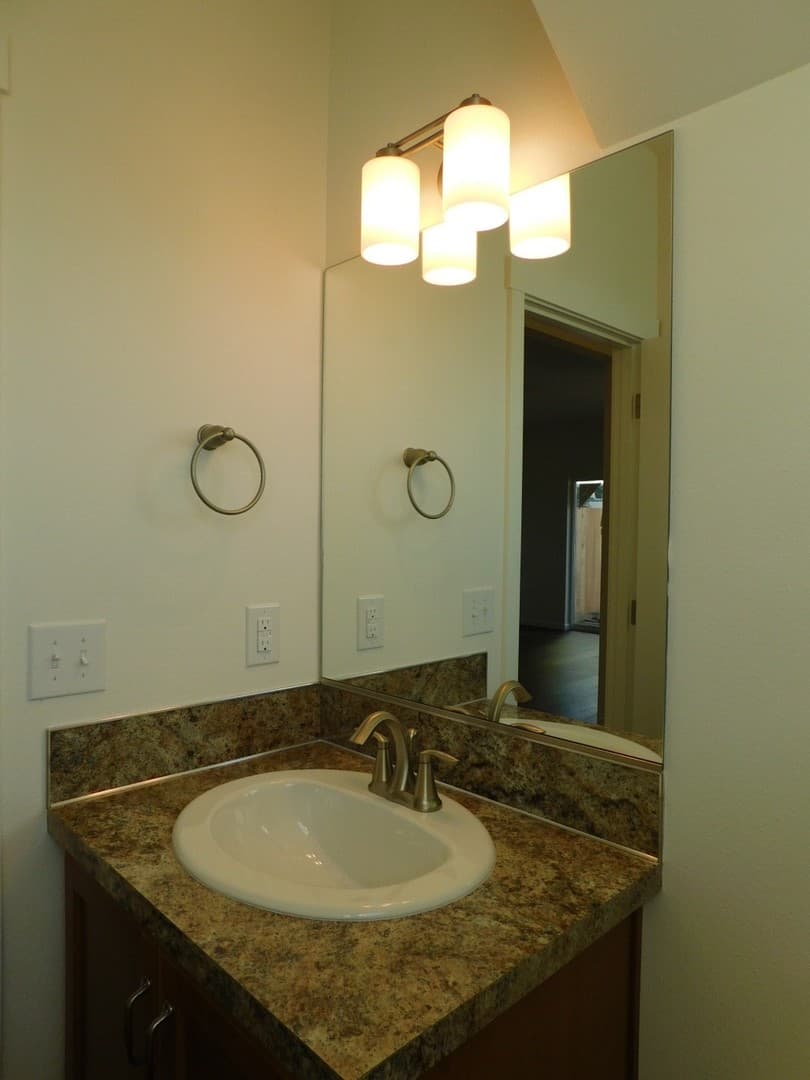 Vancouver Apartment: 3301 & 3305 Lincoln Avenue