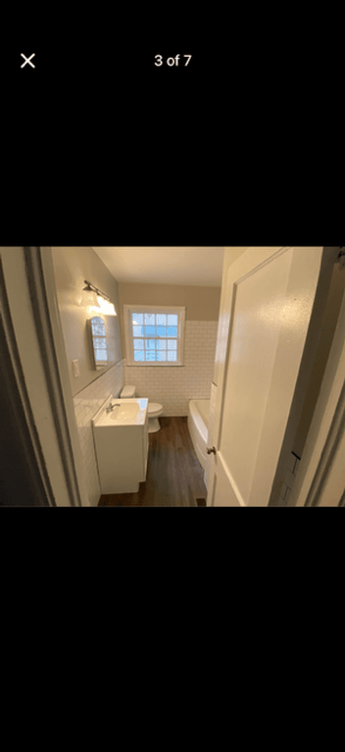 Birmingham House: 9008 Belcrest Dr