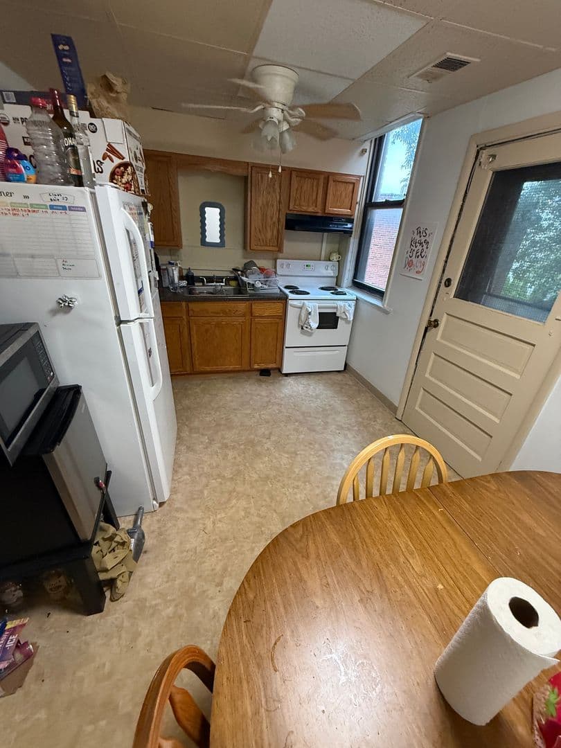 Pittsburgh Apartment: 3443 Ward St, Apt 1