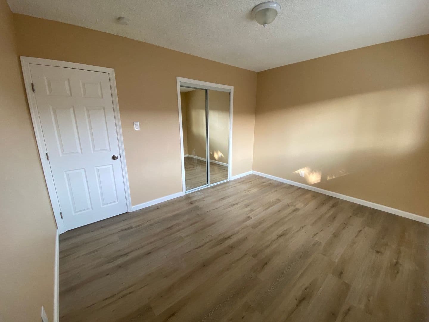 Montebello Apartment: 1249 S Greenwood Avenue