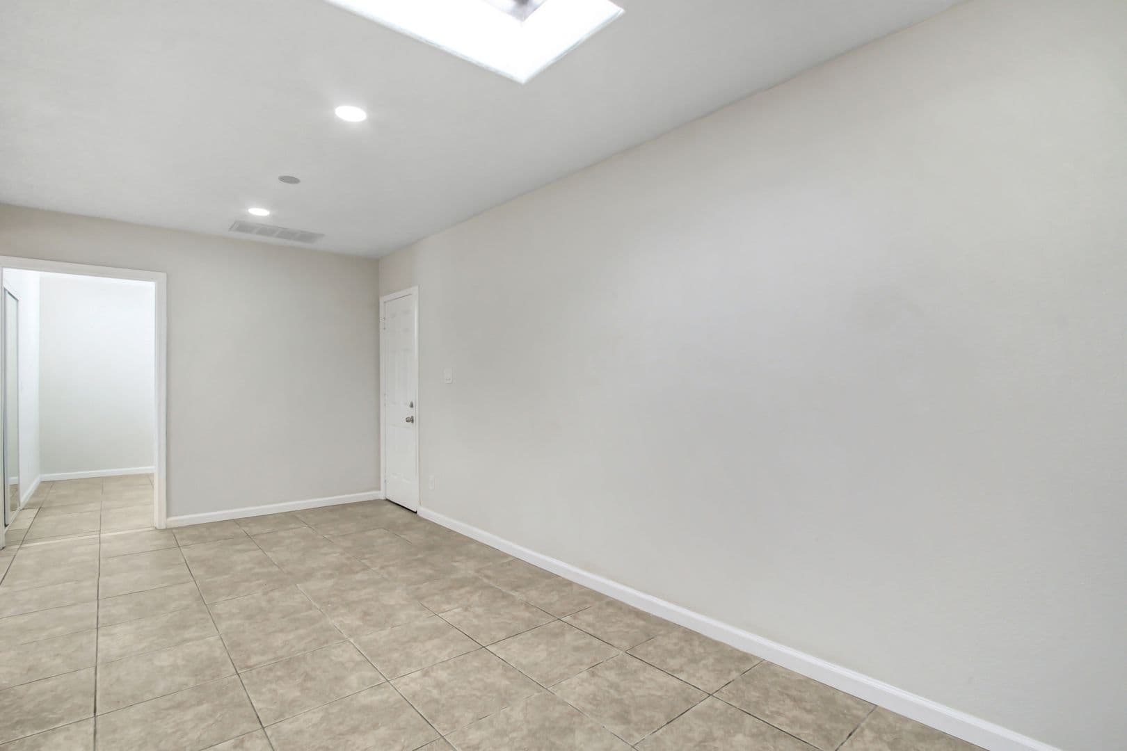 Rialto Apartment: 444 W Foothill Blvd