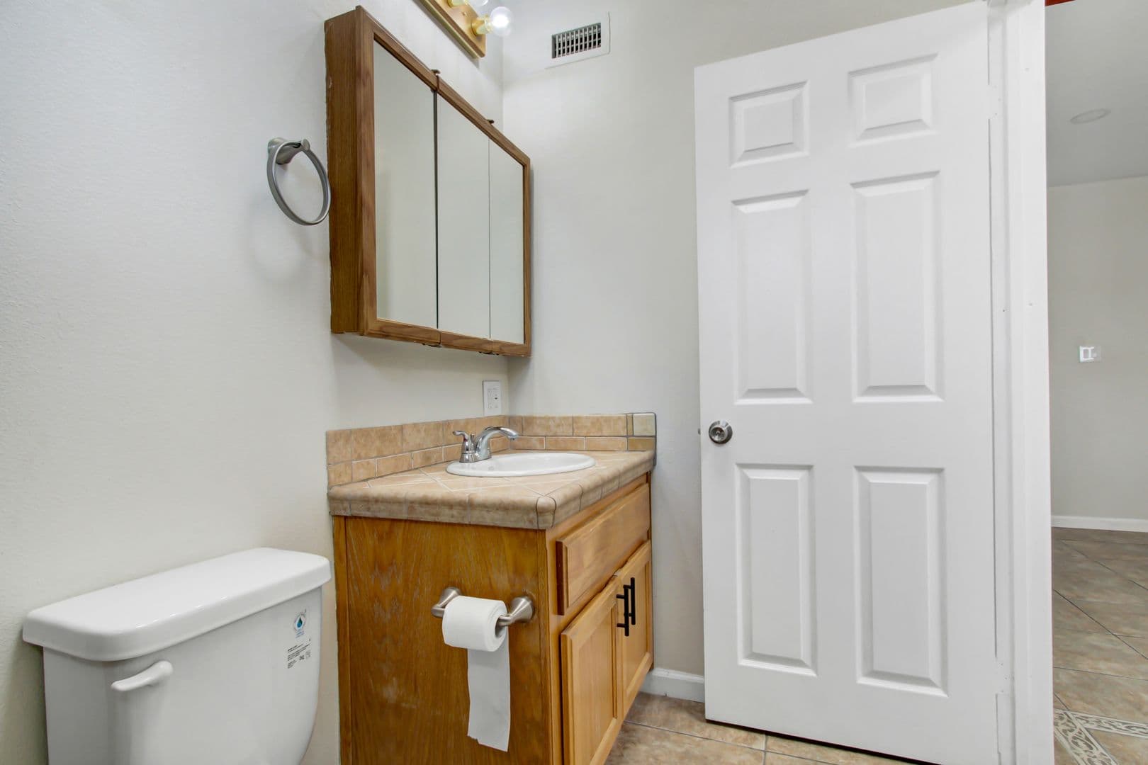 Rialto Apartment: 444 W Foothill Blvd