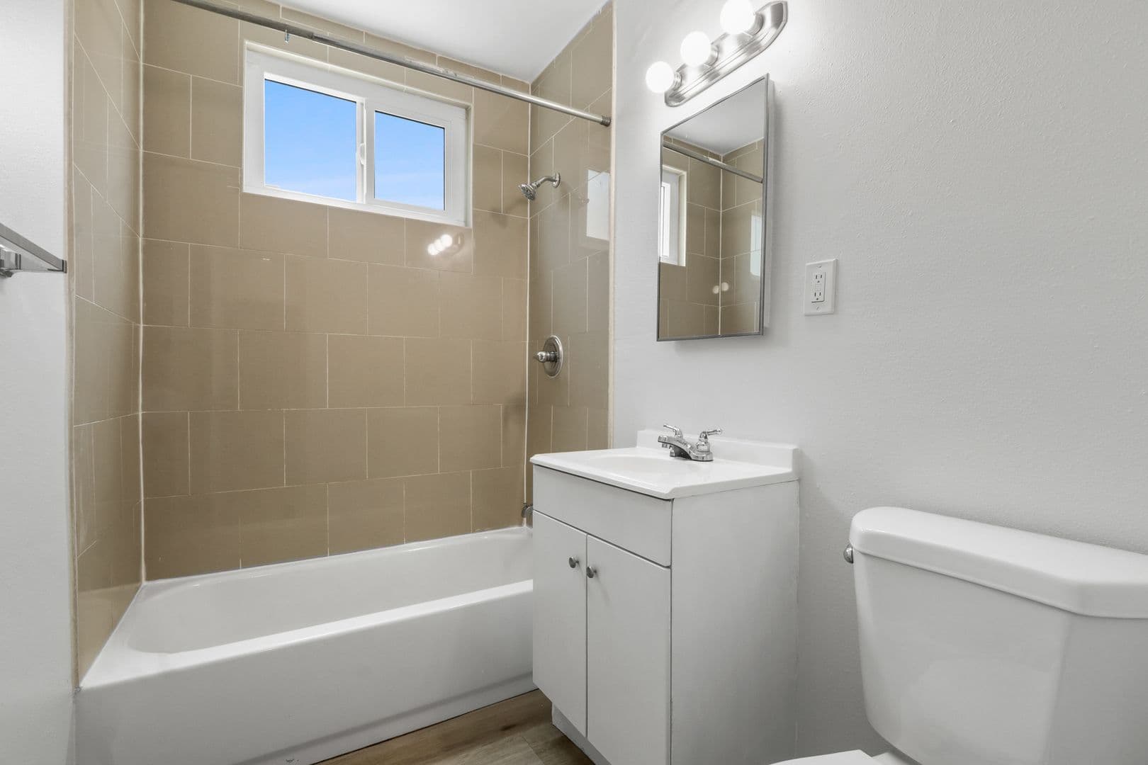 Montebello Apartment: 1253 S Greenwood Avenue