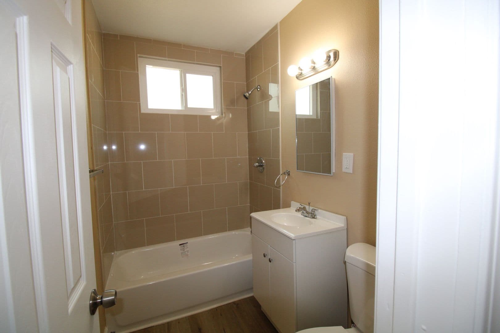 Montebello Apartment: 1249 S Greenwood Avenue