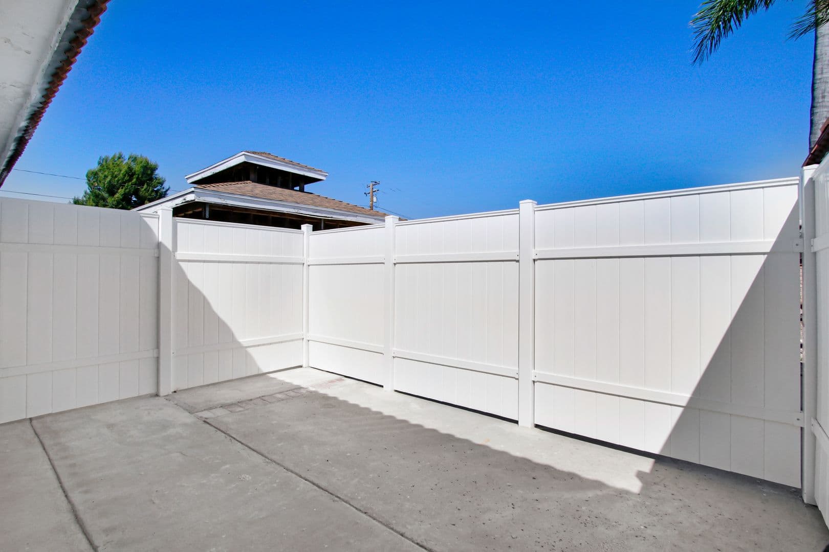 Rialto Apartment: 444 W Foothill Blvd