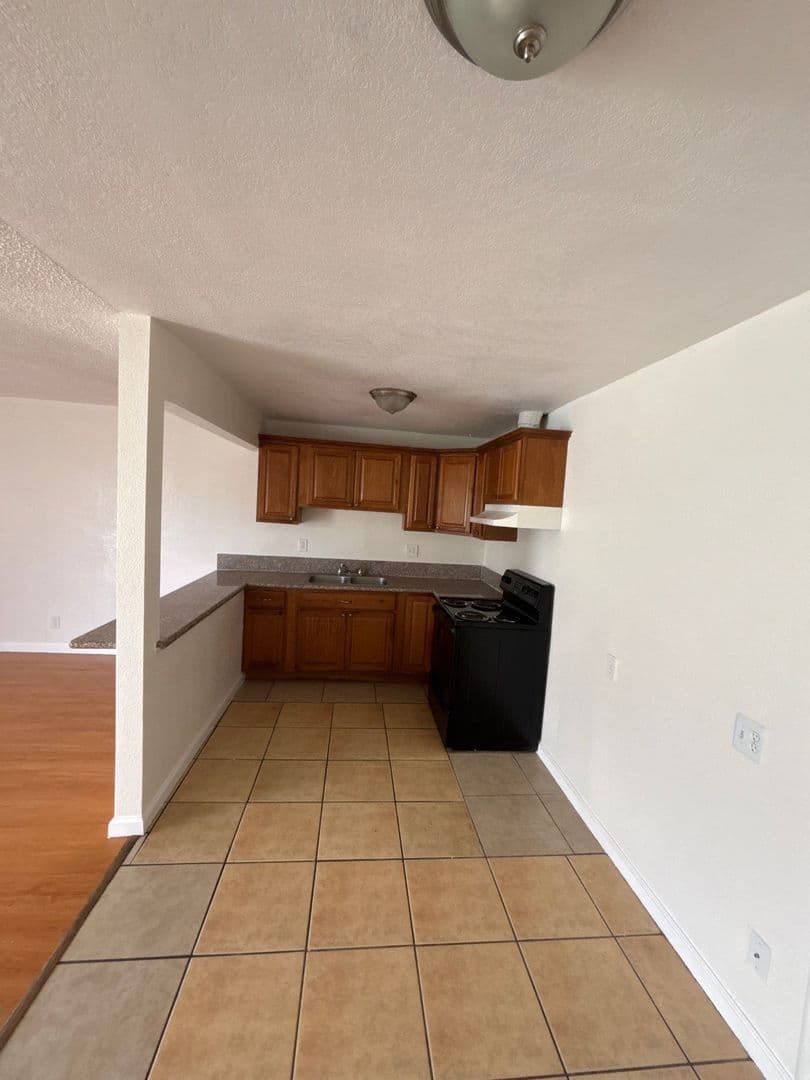 San Bernardino Apartment: 1471 E Eureka Street