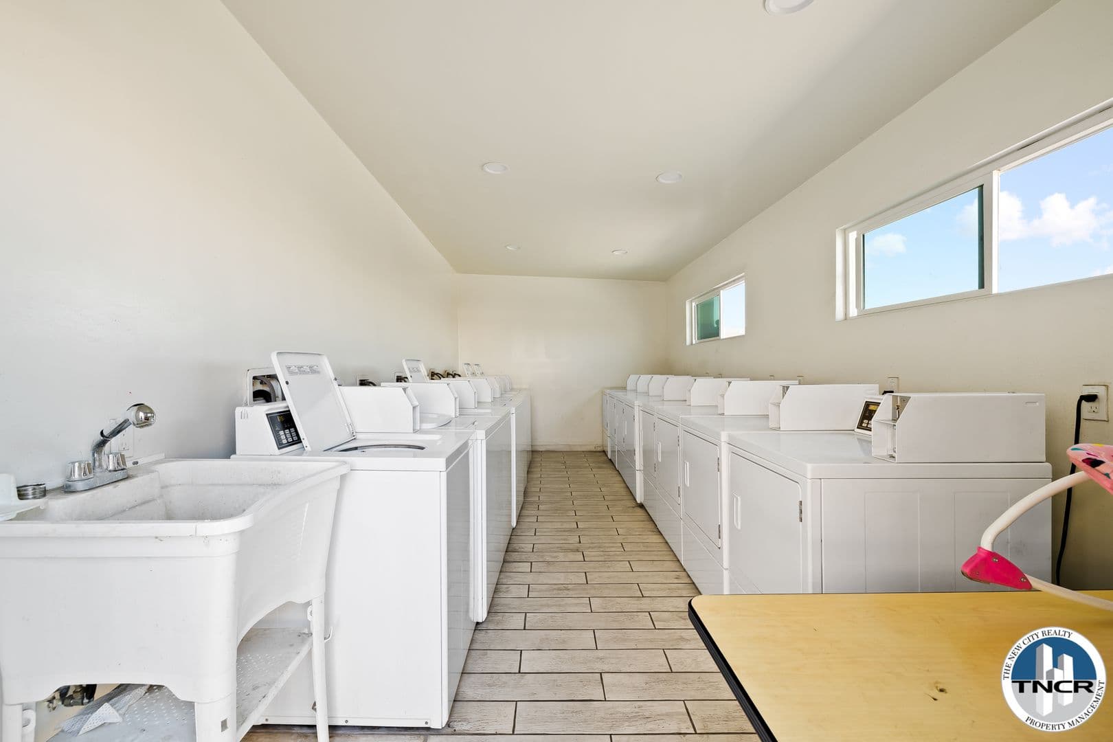Montebello Apartment: 1249 S Greenwood Avenue