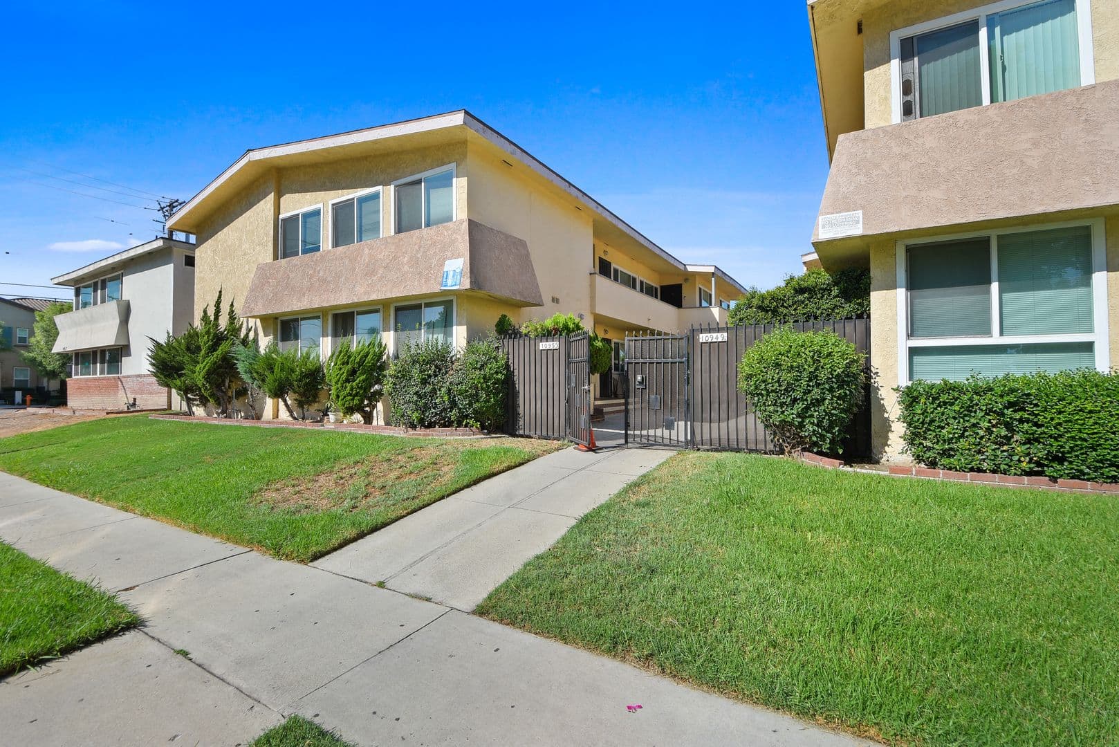 Santa Fe Springs Apartment: 10955 Pioneer Blvd