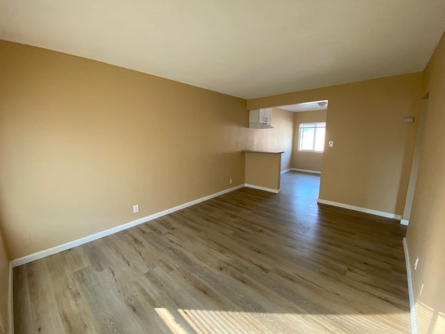 Montebello Apartment: 1249 S Greenwood Avenue