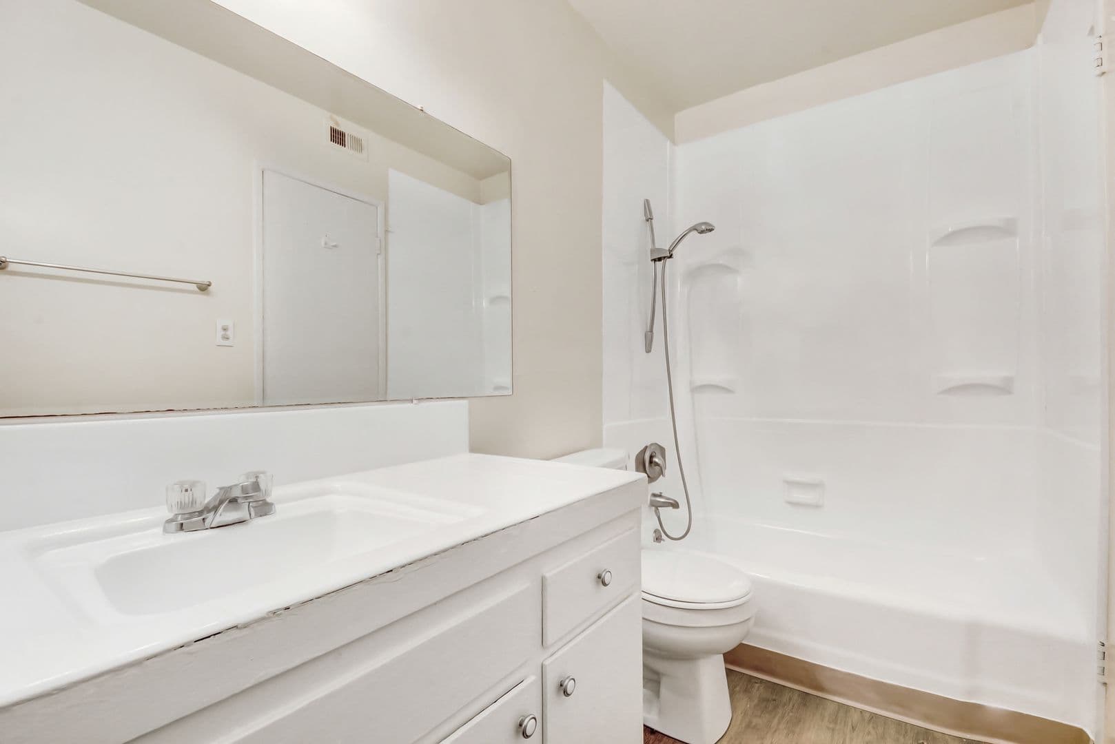Redlands Apartment: 30 N Ash Street