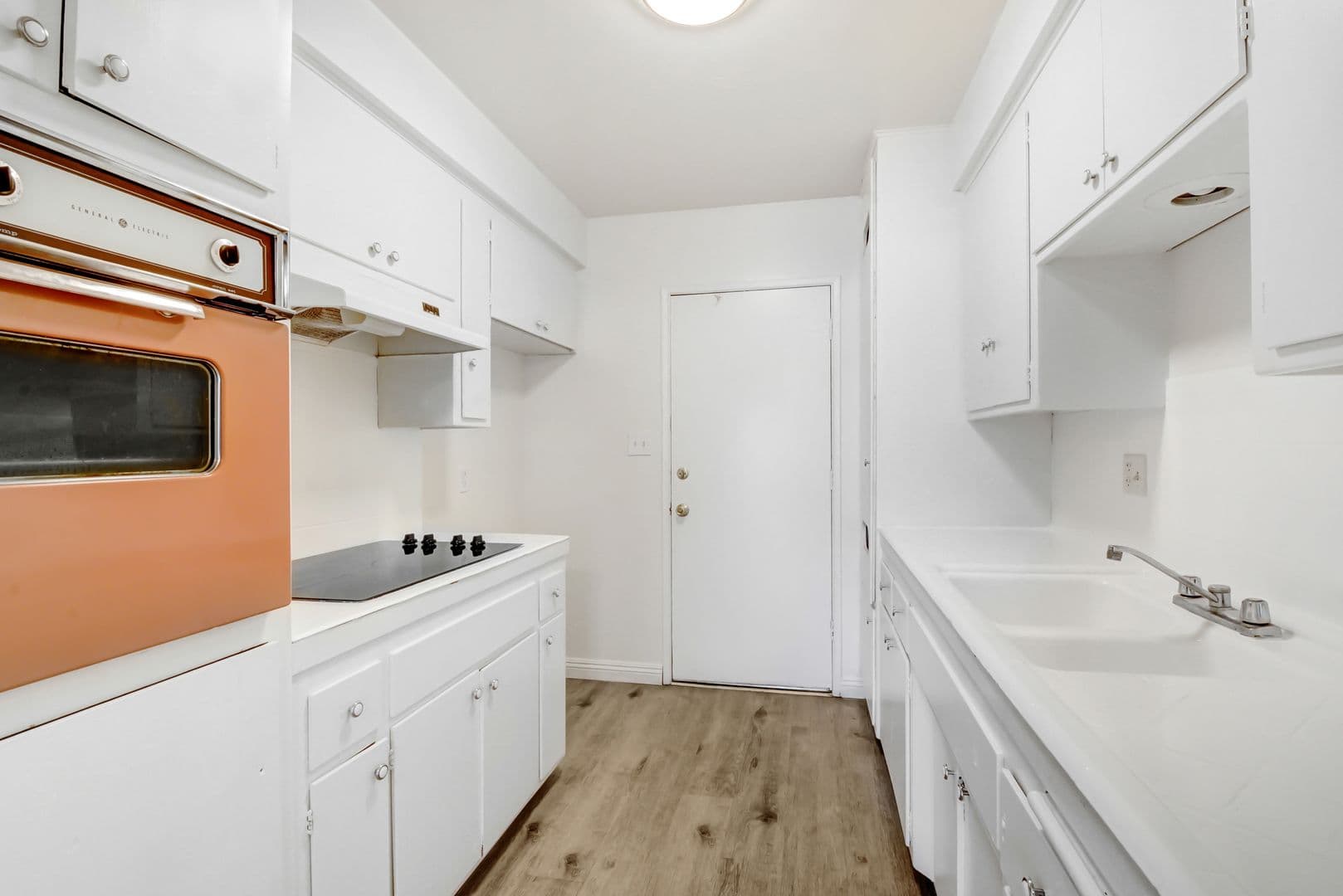 Redlands Apartment: 30 N Ash Street