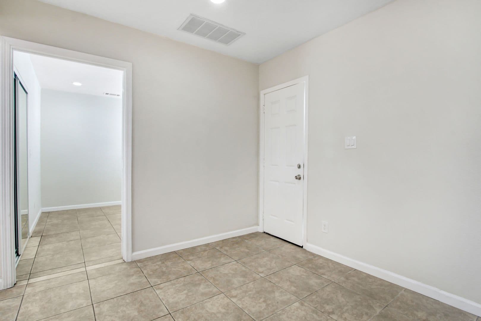 Rialto Apartment: 444 W Foothill Blvd