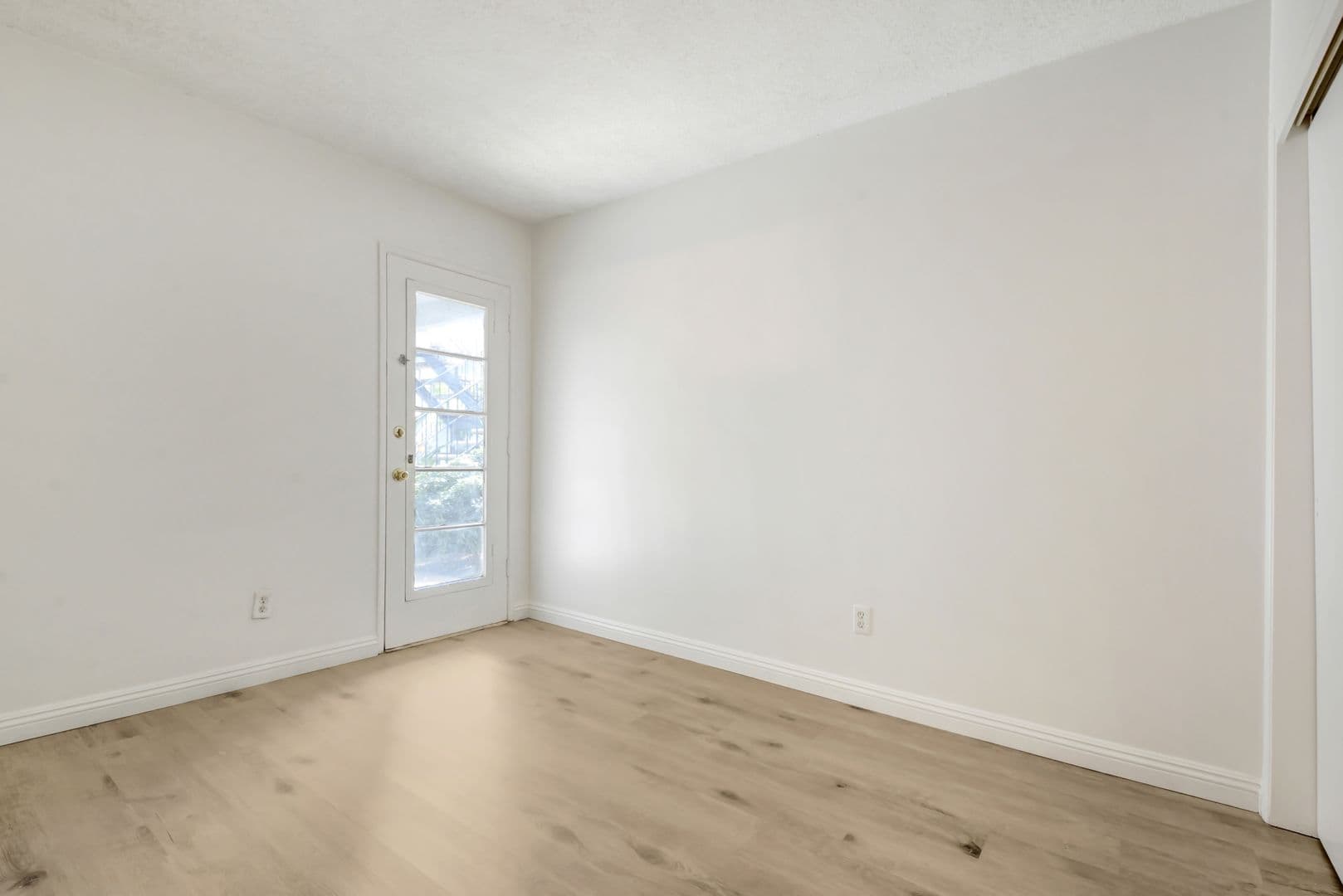 Redlands Apartment: 30 N Ash Street