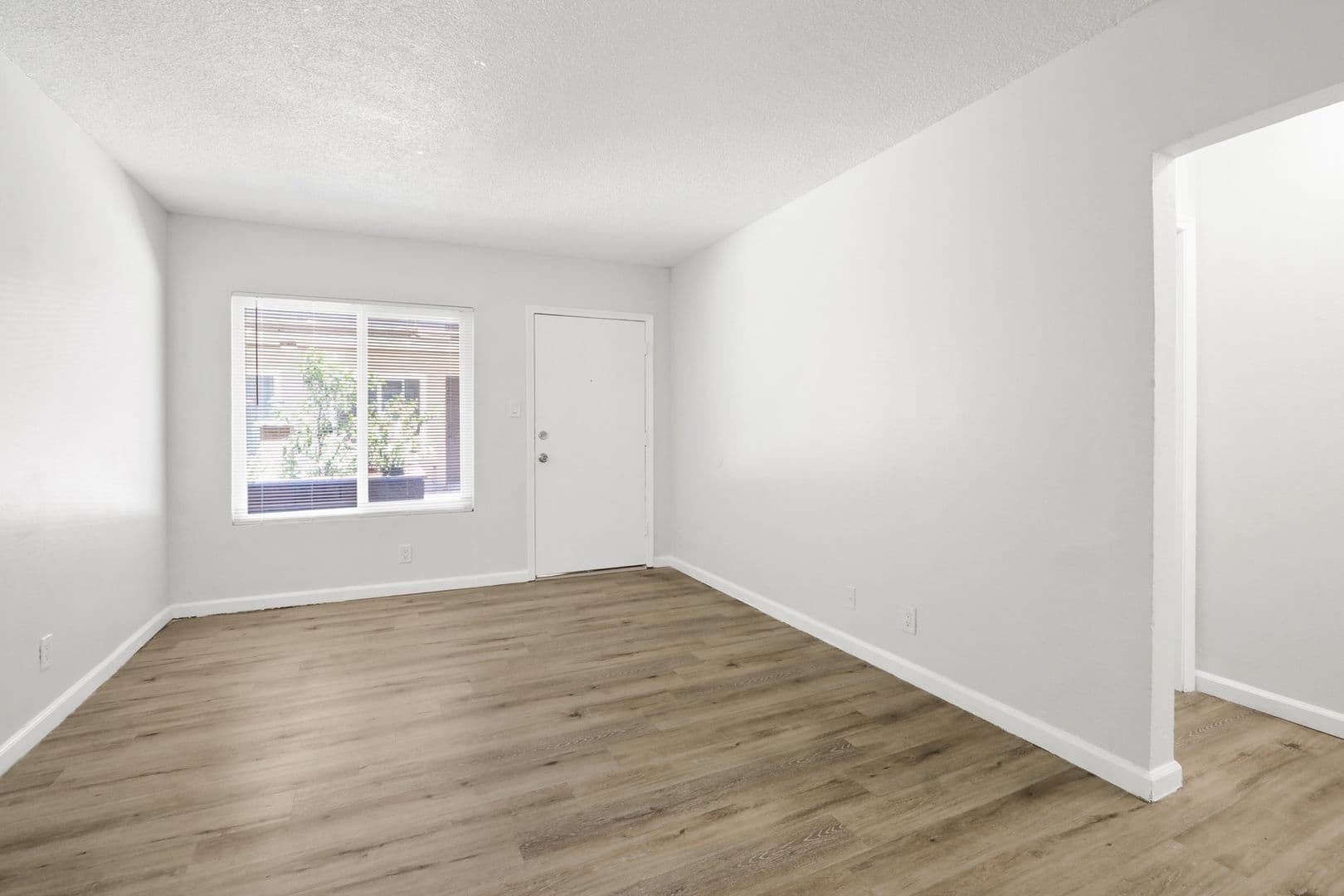 Montebello Apartment: 1253 S Greenwood Avenue