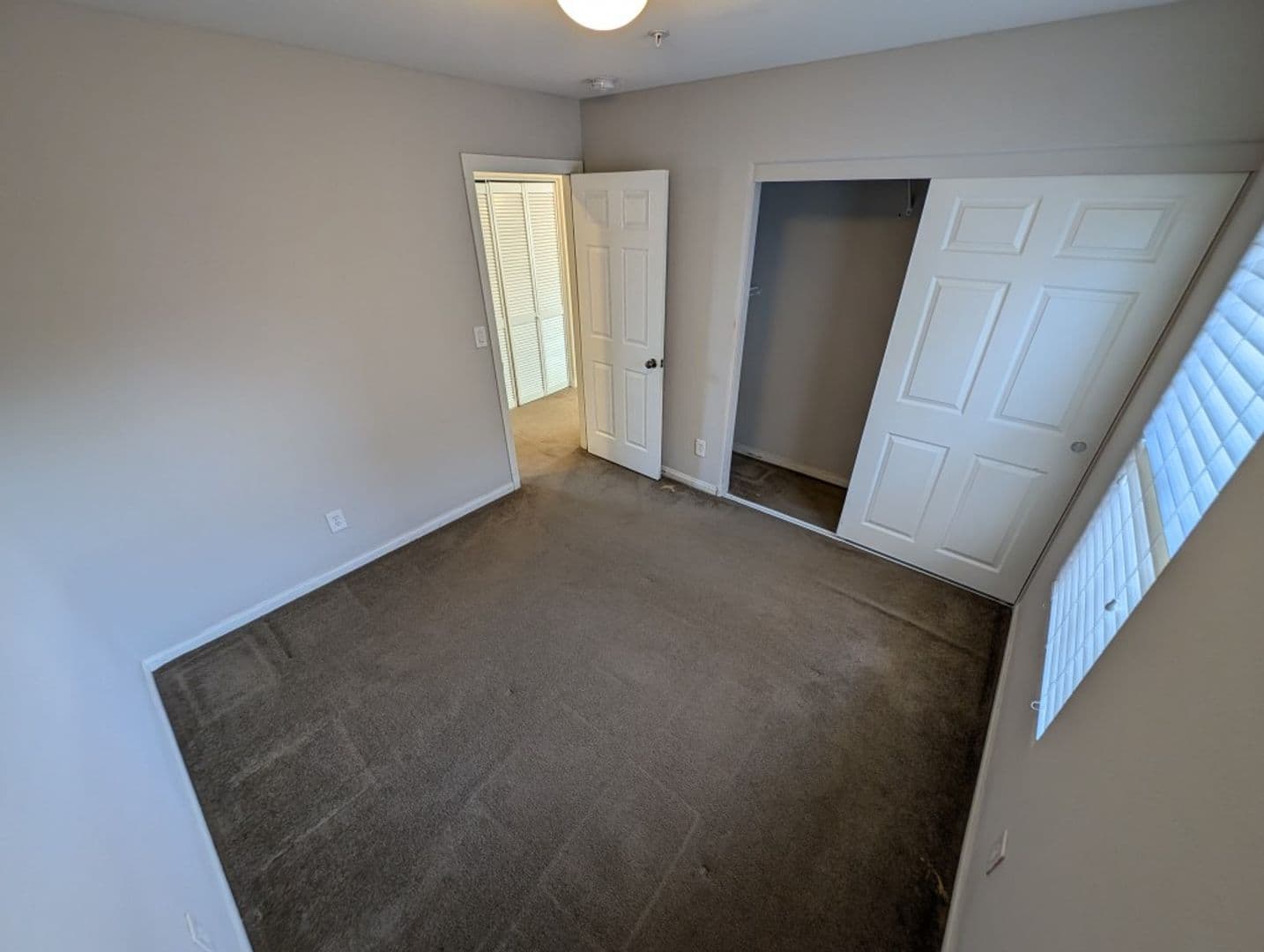 HENDERSON House: 1135 PARADISE GARDEN DR