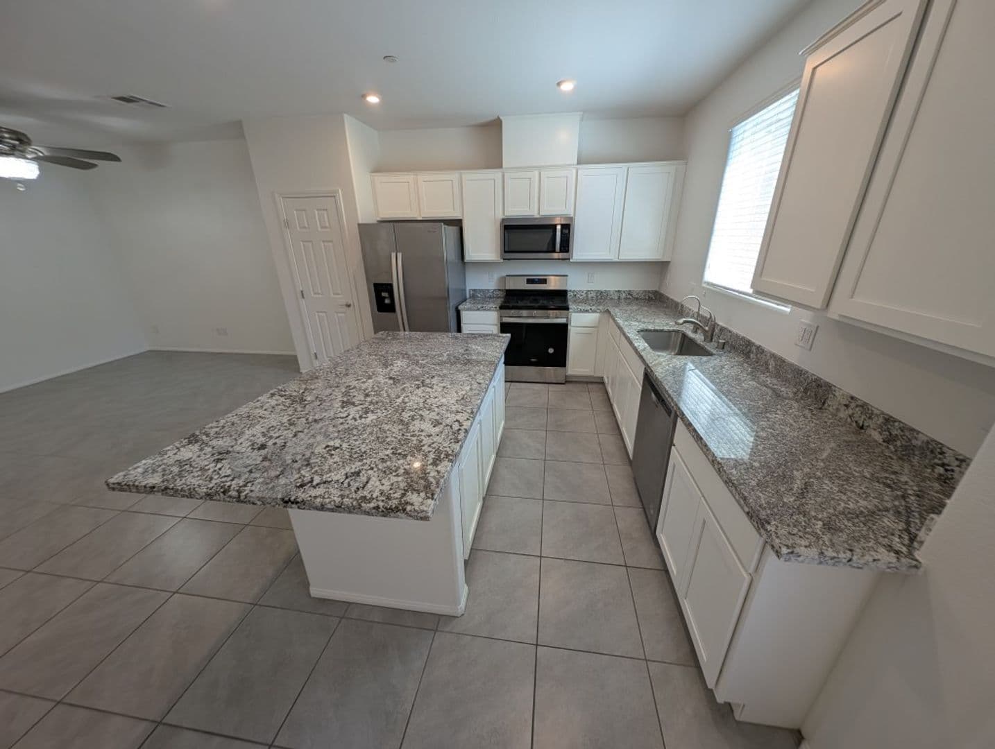 HENDERSON House: 664 VETIVER LN