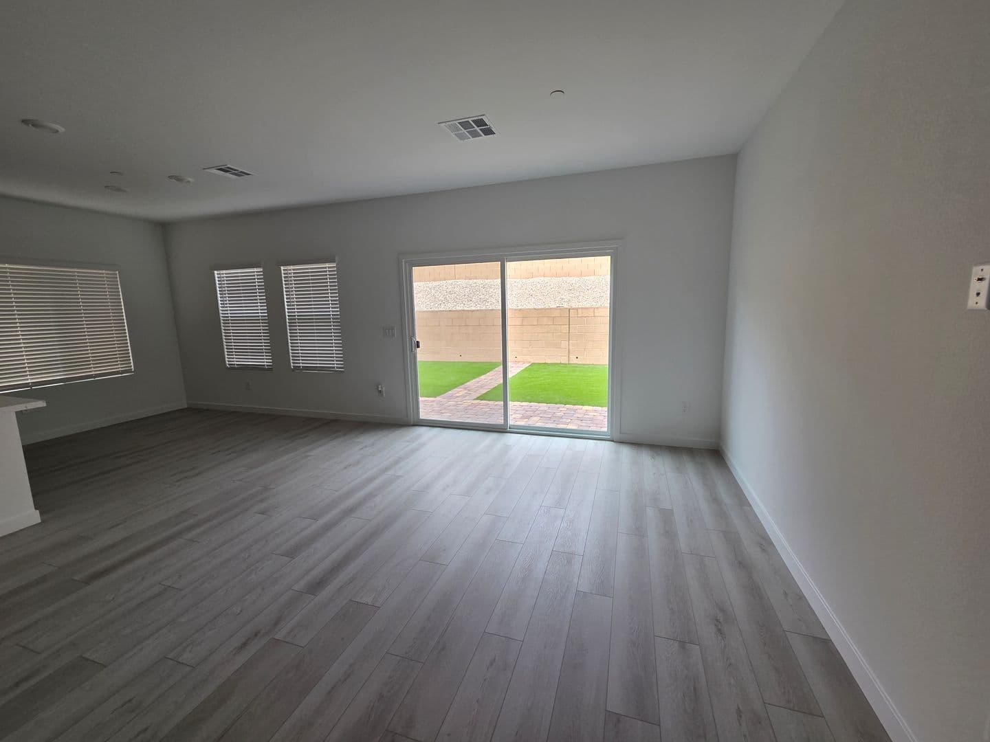 LAS VEGAS House: 3339 DANCING WATERS ST