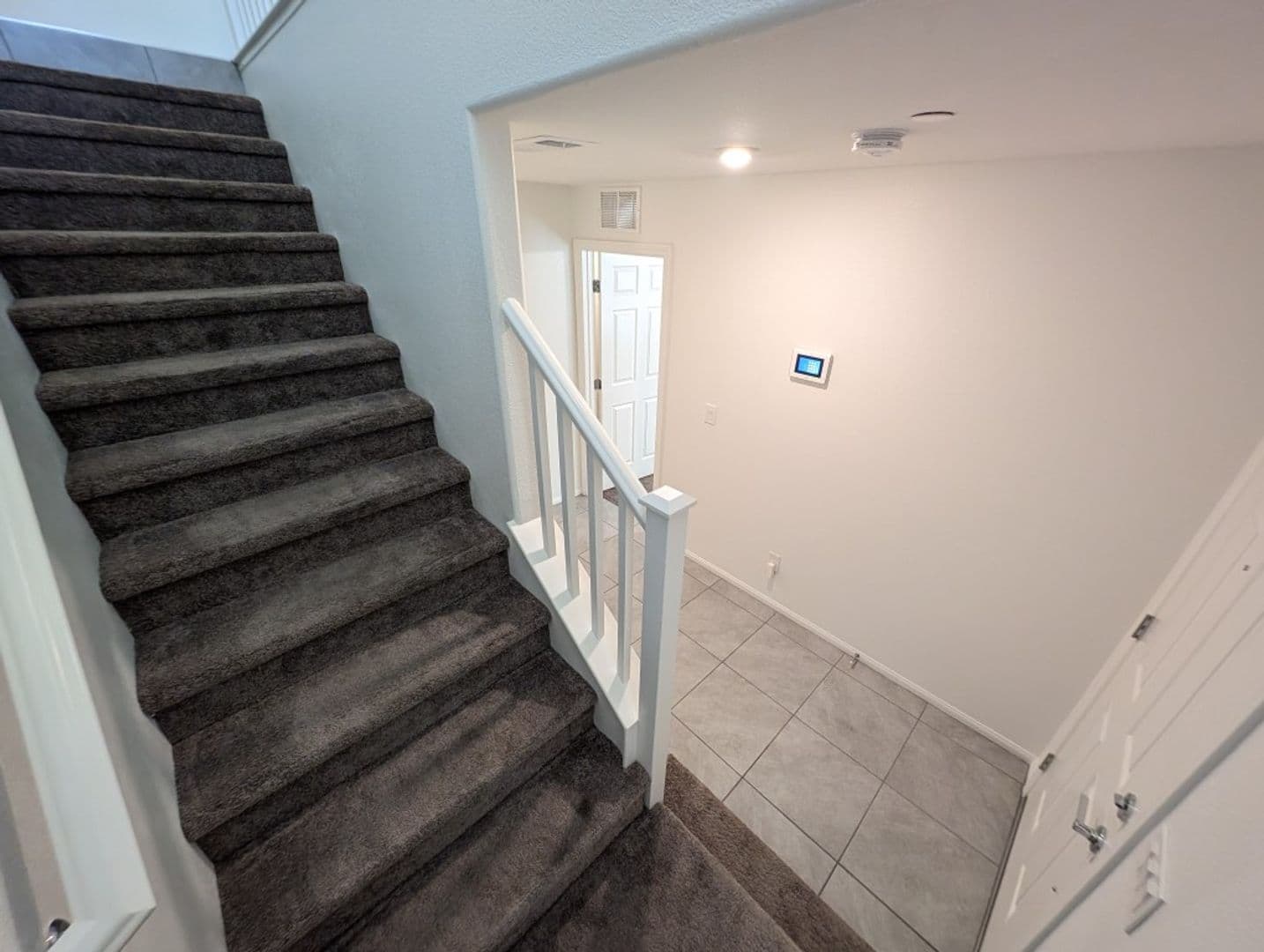 HENDERSON House: 664 VETIVER LN
