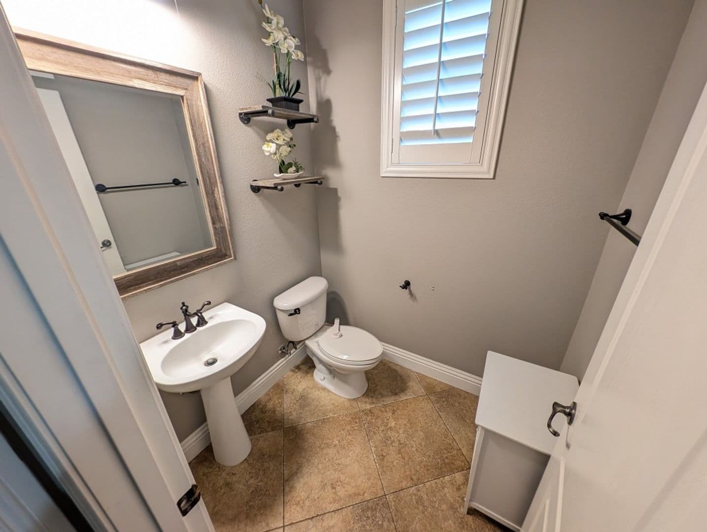 LAS VEGAS House: 10241 JEFFCOTT ST