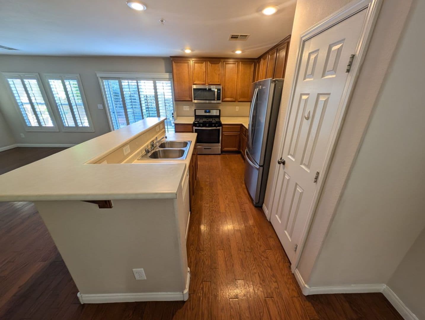 HENDERSON House: 1135 PARADISE GARDEN DR
