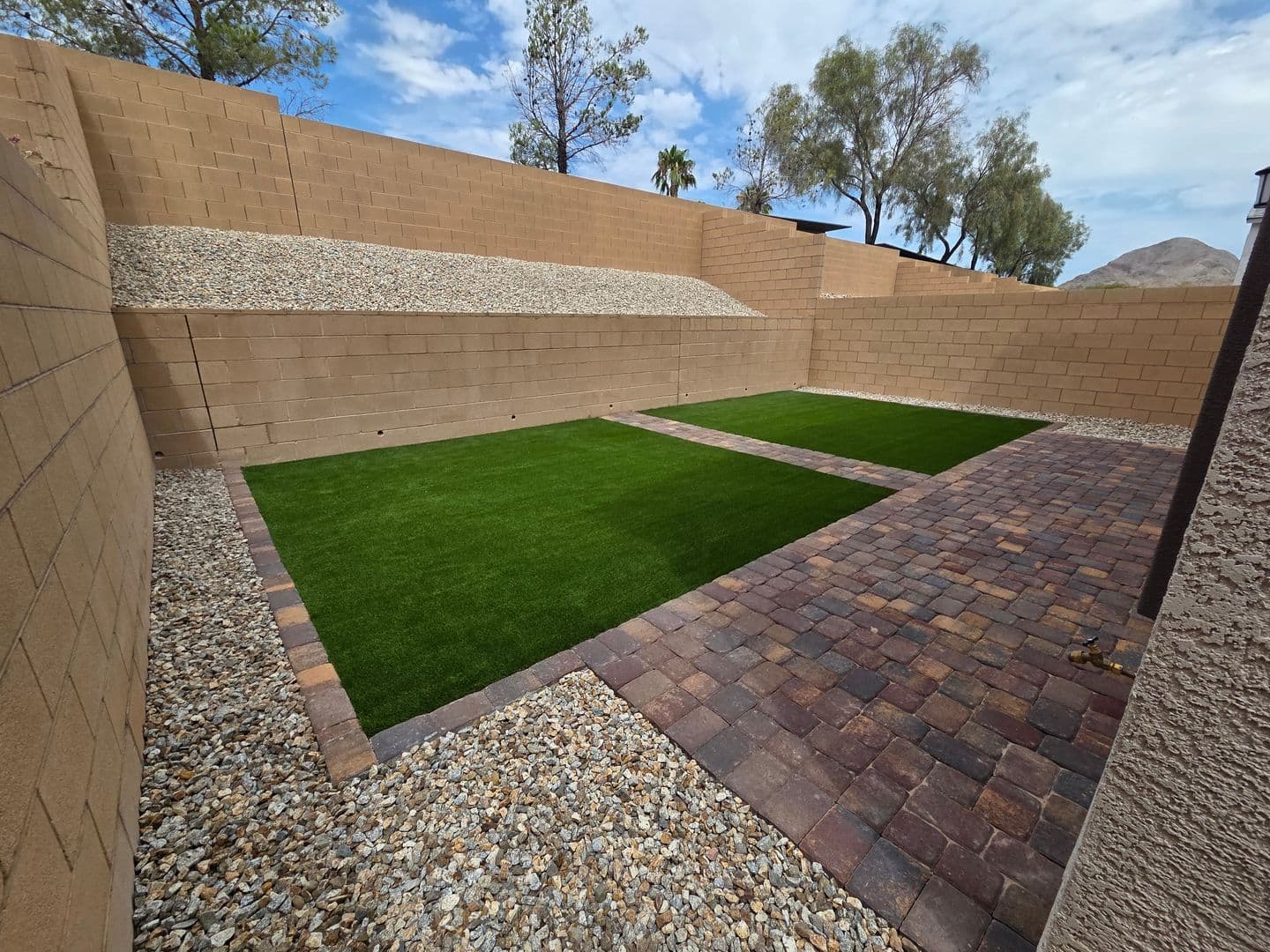 LAS VEGAS House: 3339 DANCING WATERS ST