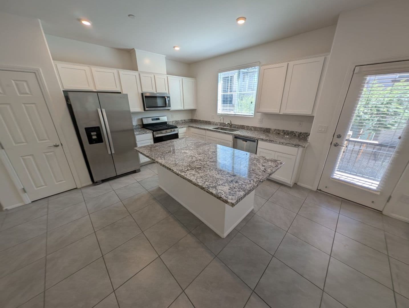 HENDERSON House: 664 VETIVER LN