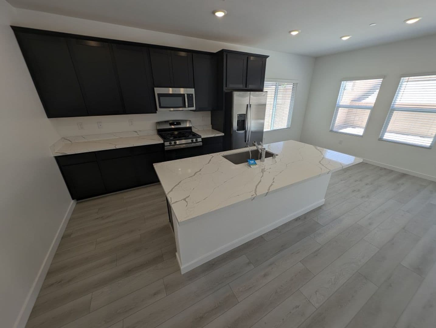 LAS VEGAS House: 3339 DANCING WATERS ST