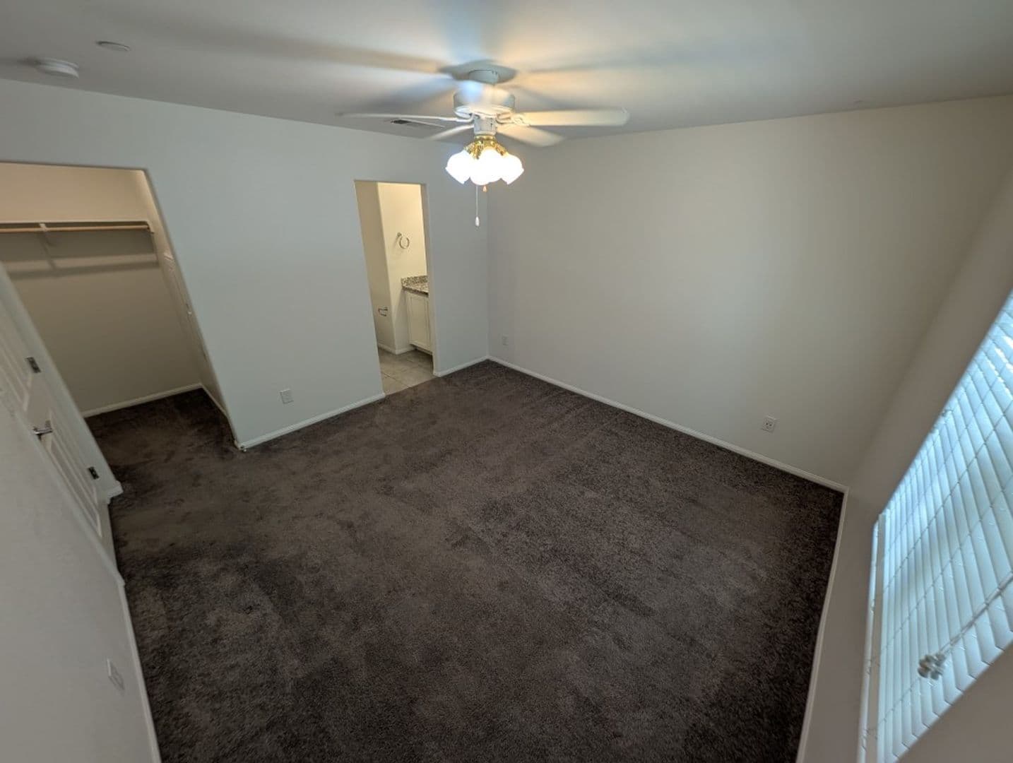 HENDERSON House: 664 VETIVER LN